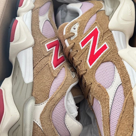 New Balance Tan and Pink Sneakers with Red Accents - Picture 2 of 11
